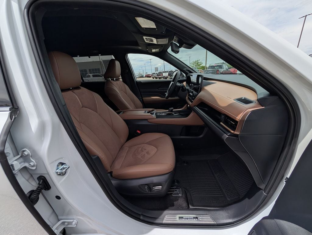 2026 Toyota Grand Highlander Hybrid MAX Platinum