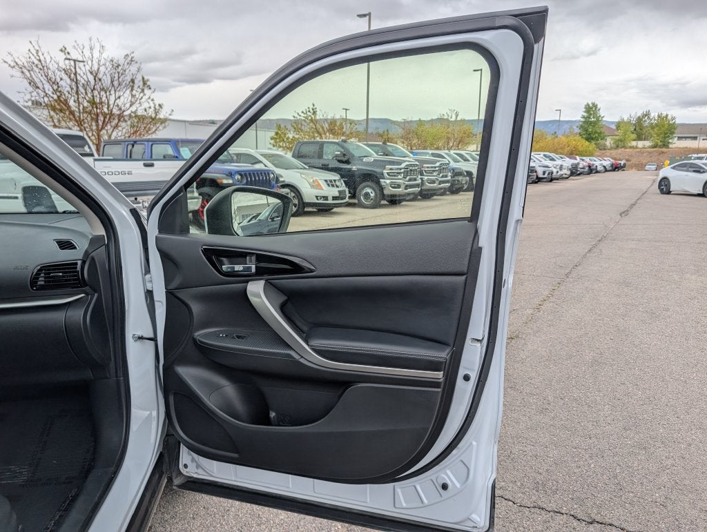 2025 Mitsubishi Eclipse Cross Base