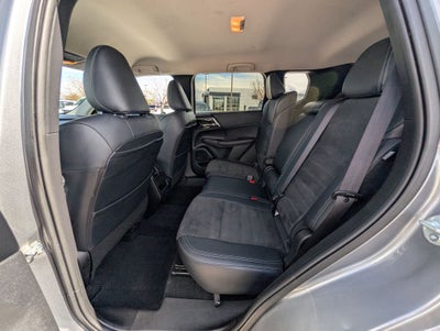 2024 Mitsubishi Outlander SE