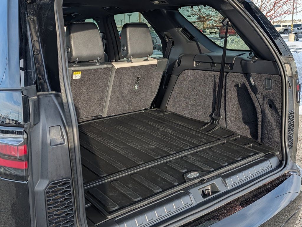 2023 Land Rover Discovery S R-Dynamic