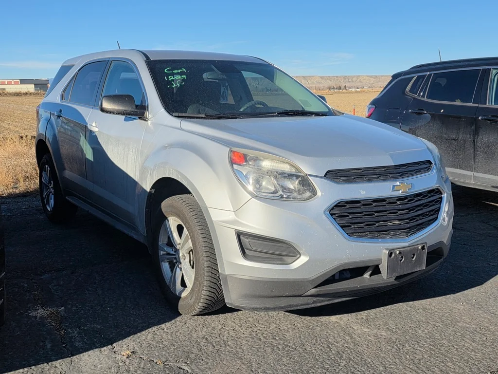 2016 Chevrolet Equinox LS's photo