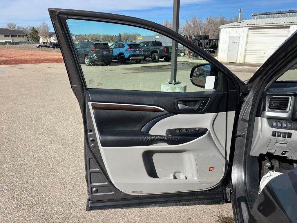 2015 Toyota Highlander Base