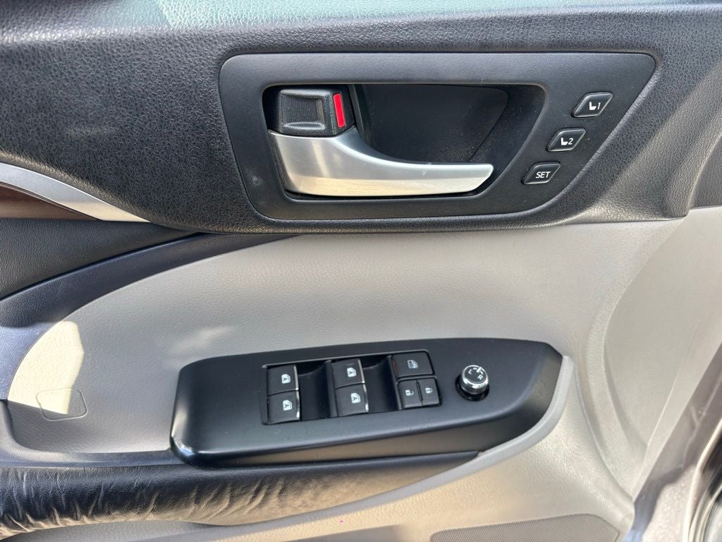 2015 Toyota Highlander Base