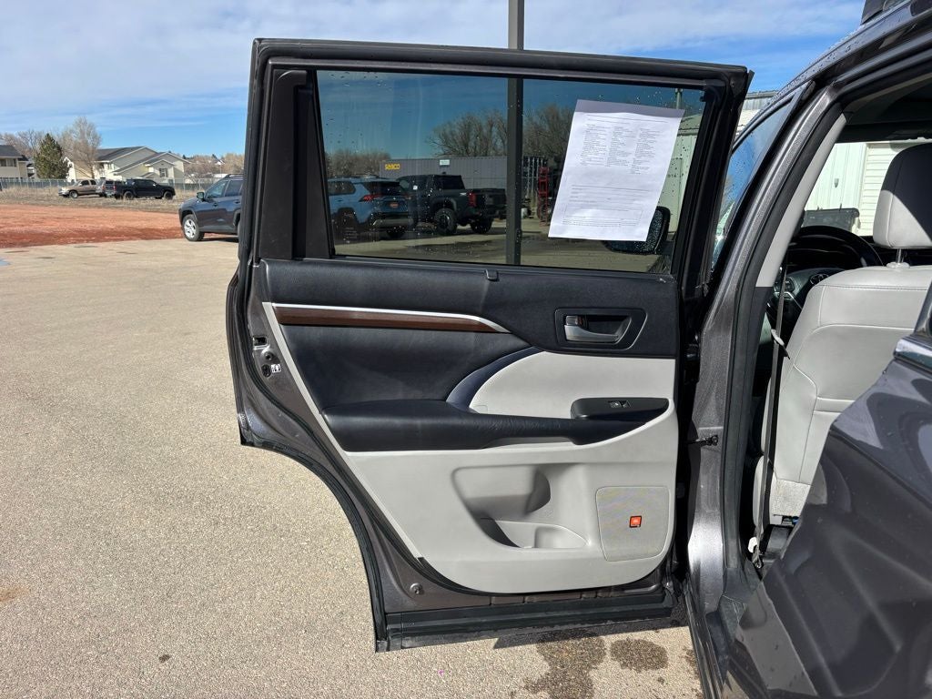 2015 Toyota Highlander Base