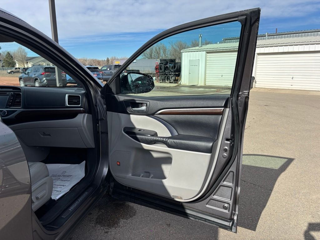 2015 Toyota Highlander Base