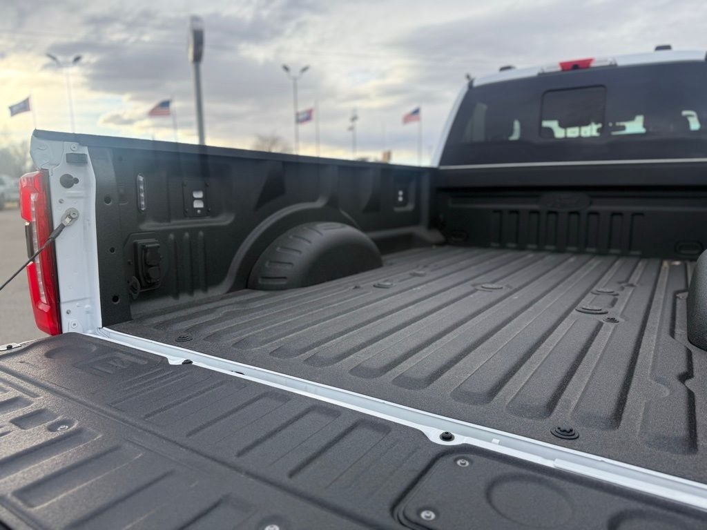 2026 Ford F-350SD Lariat Black Appearance Pkg