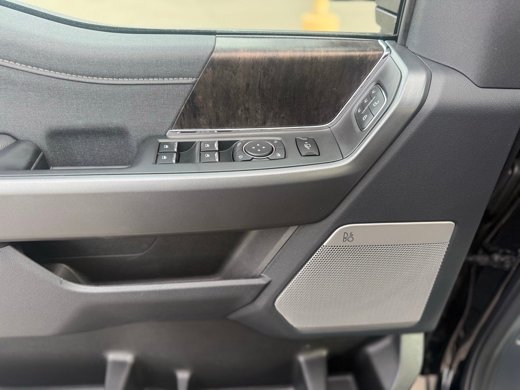 2026 Ford F-350SD Lariat Black Appearance Pkg