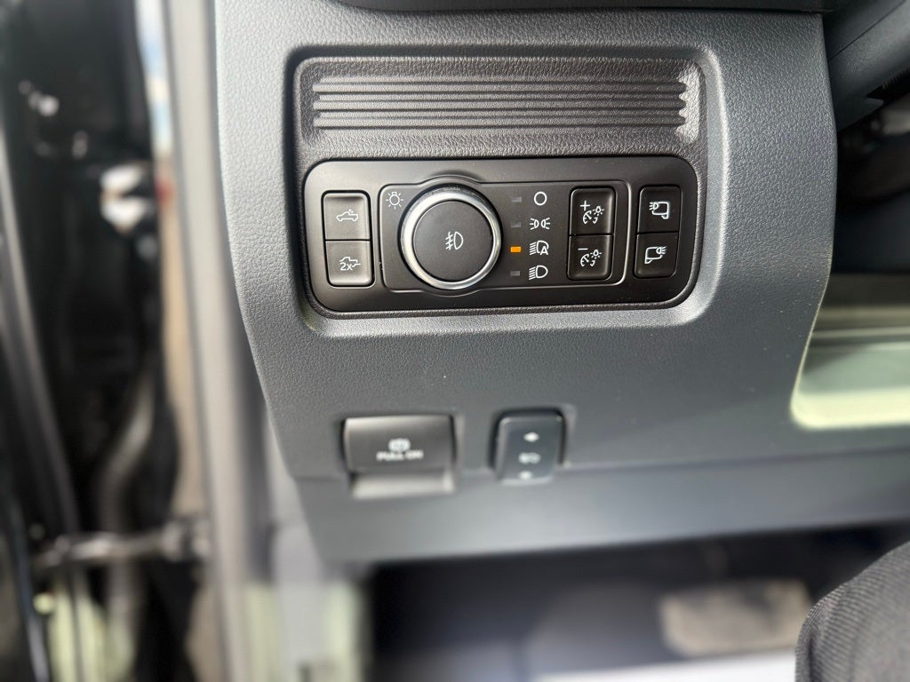 2026 Ford F-350SD Lariat Black Appearance Pkg