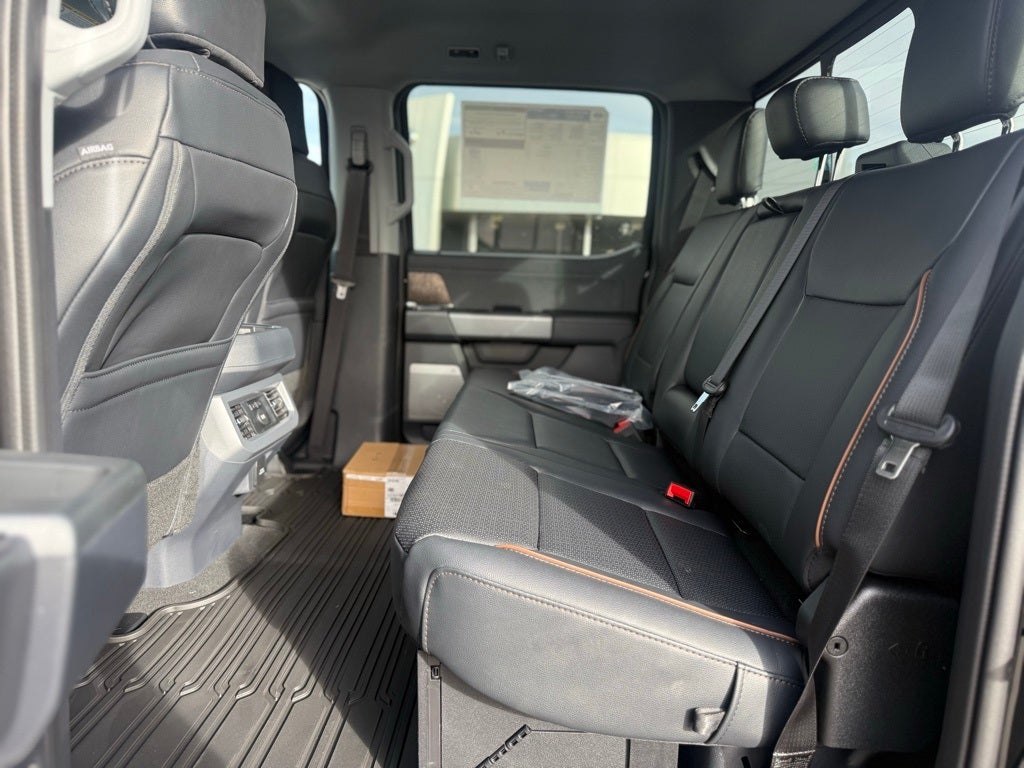 2026 Ford F-350SD Lariat Black Appearance Pkg