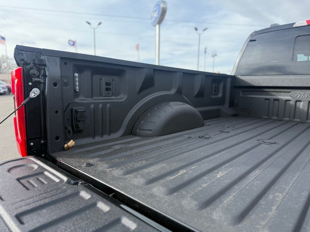 2026 Ford F-350SD Lariat Black Appearance Pkg