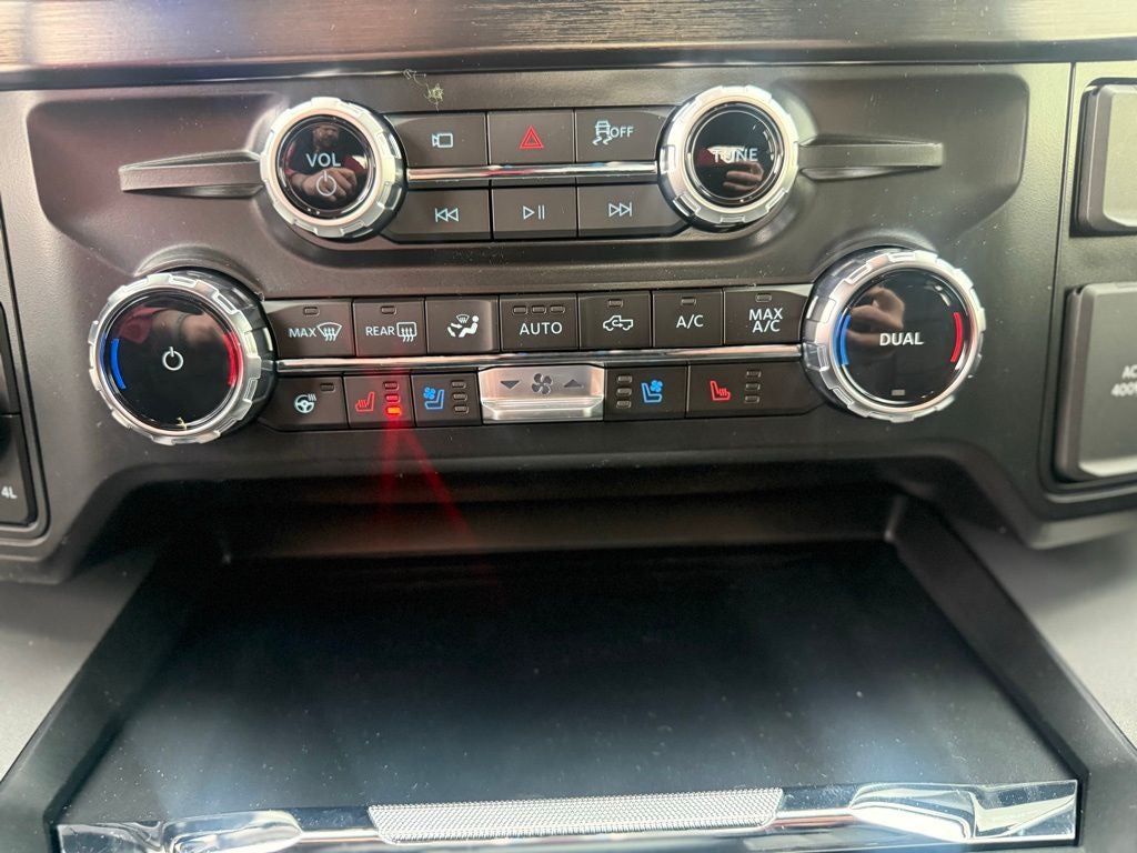 2026 Ford F-350SD Lariat Black Appearance Pkg