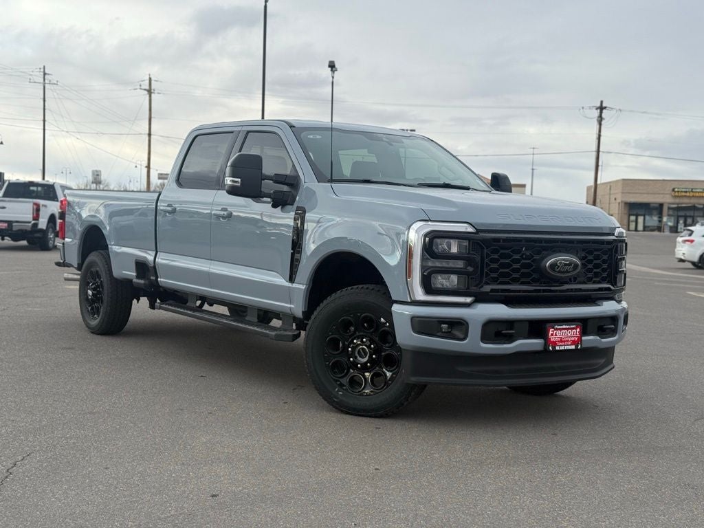 2026 Ford F-350SD Lariat Black Appearance Pkg