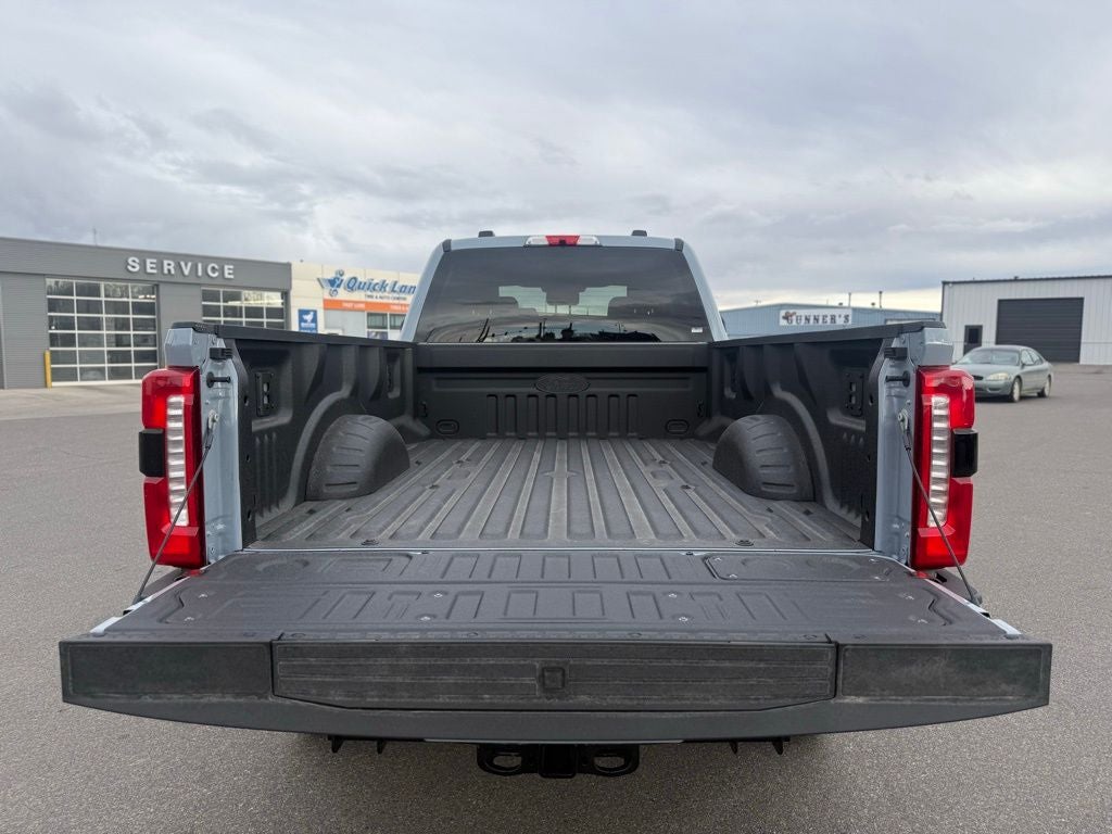 2026 Ford F-350SD Lariat Black Appearance Pkg