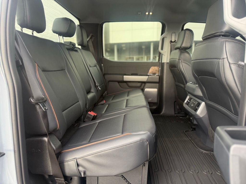 2026 Ford F-350SD Lariat Black Appearance Pkg