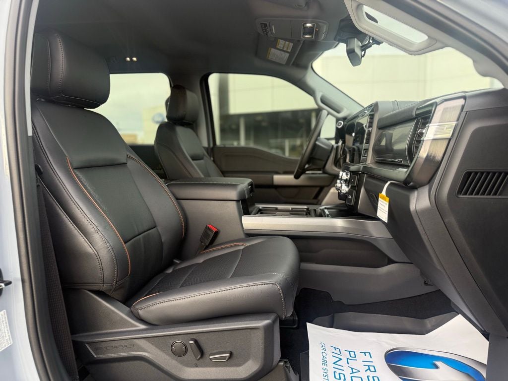 2026 Ford F-350SD Lariat Black Appearance Pkg