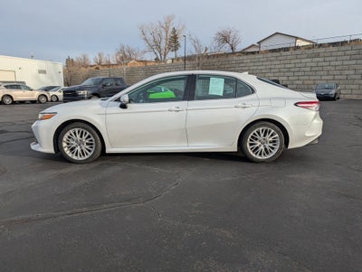 2020 Toyota Camry Hybrid XLE