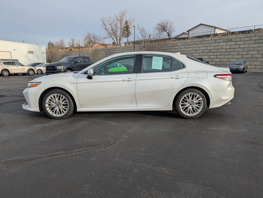 2020 Toyota Camry Hybrid XLE
