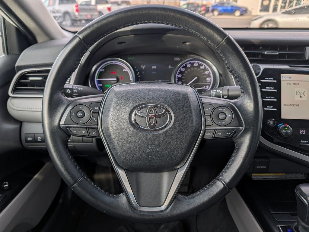 2020 Toyota Camry Hybrid XLE