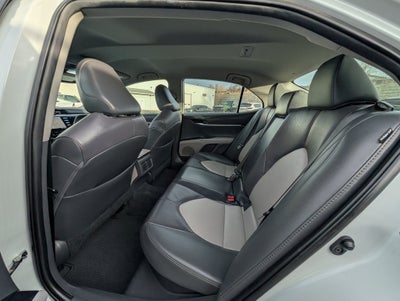 2020 Toyota Camry Hybrid XLE