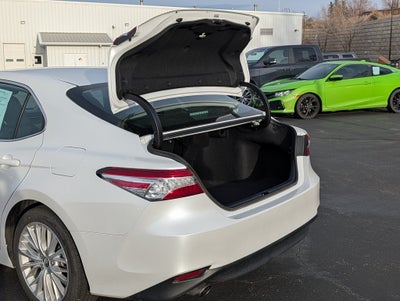 2020 Toyota Camry Hybrid XLE