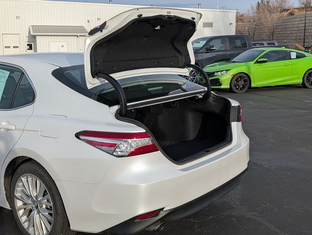 2020 Toyota Camry Hybrid XLE