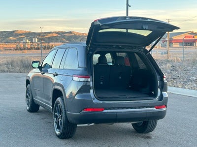 2026 Jeep Grand Cherokee Laredo