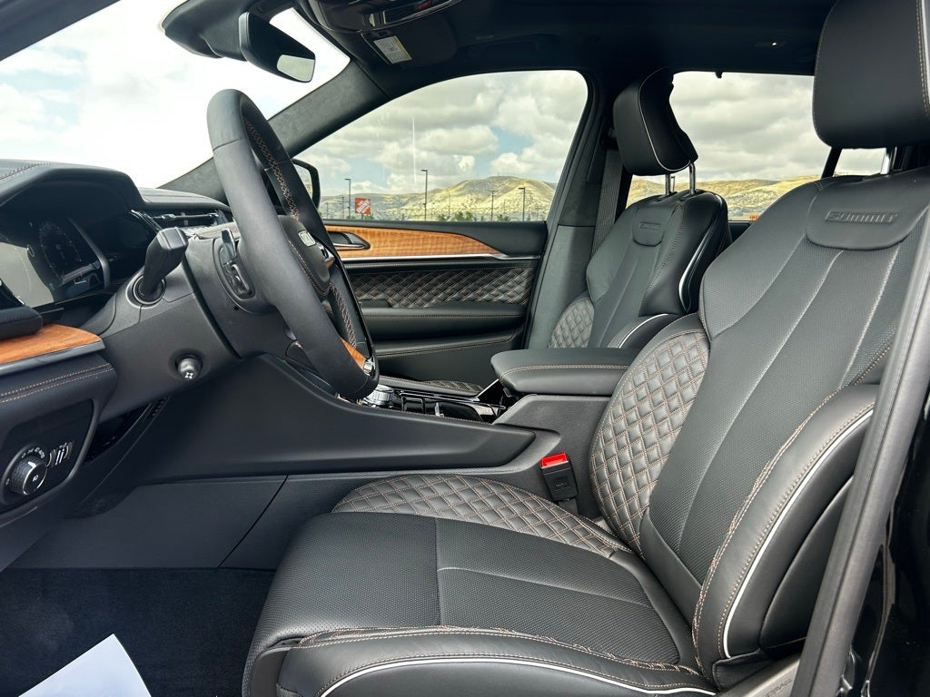 2025 Jeep Grand Cherokee Summit