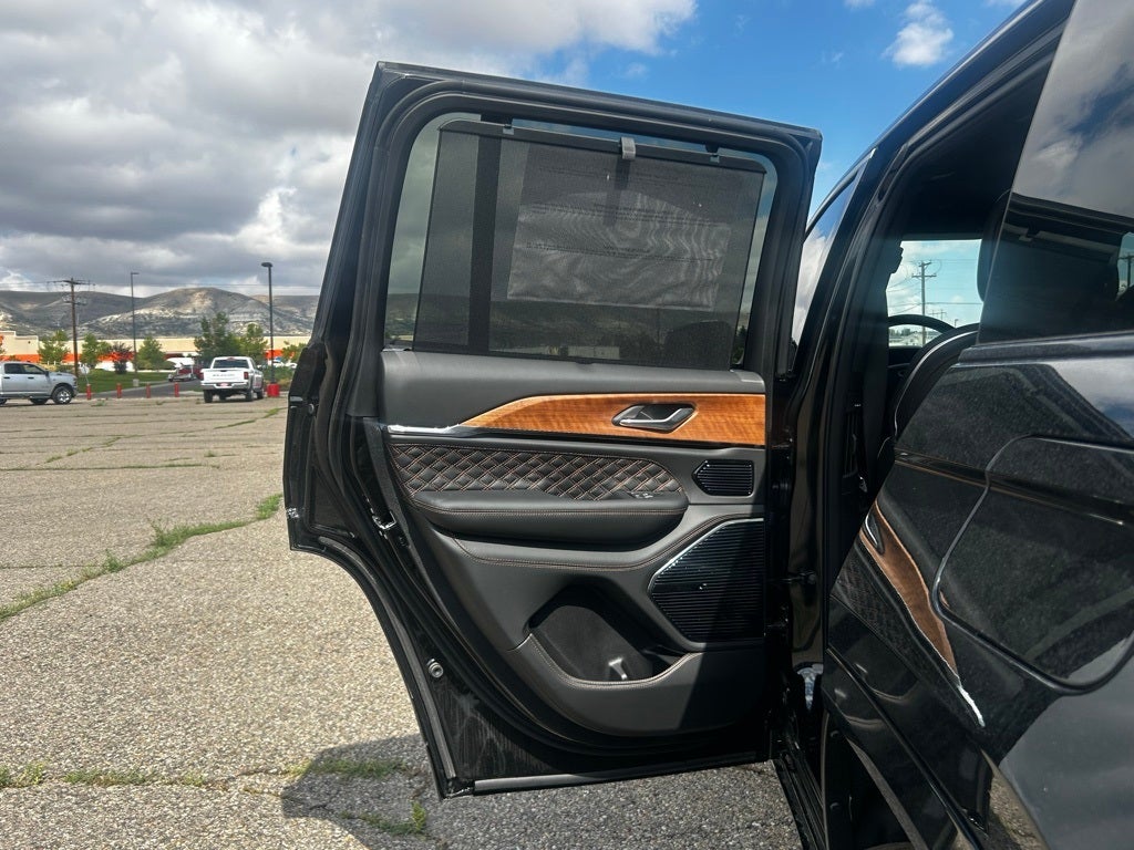 2025 Jeep Grand Cherokee Summit