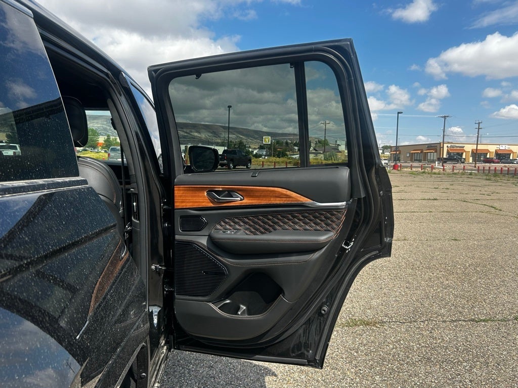 2025 Jeep Grand Cherokee Summit