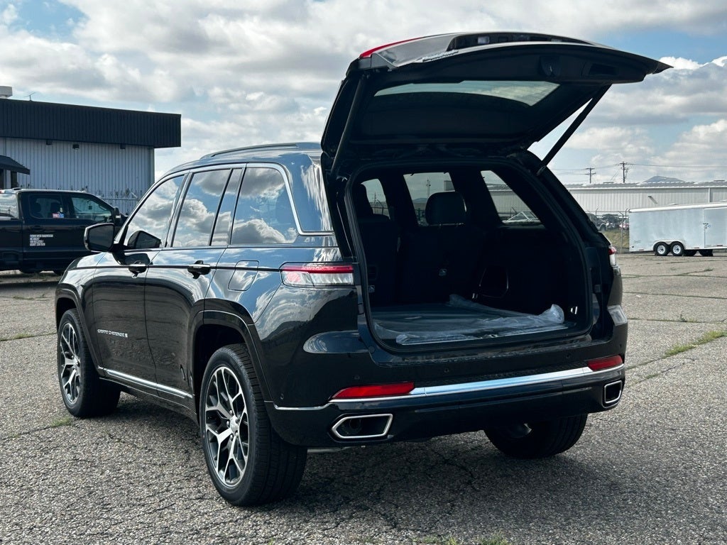 2025 Jeep Grand Cherokee Summit