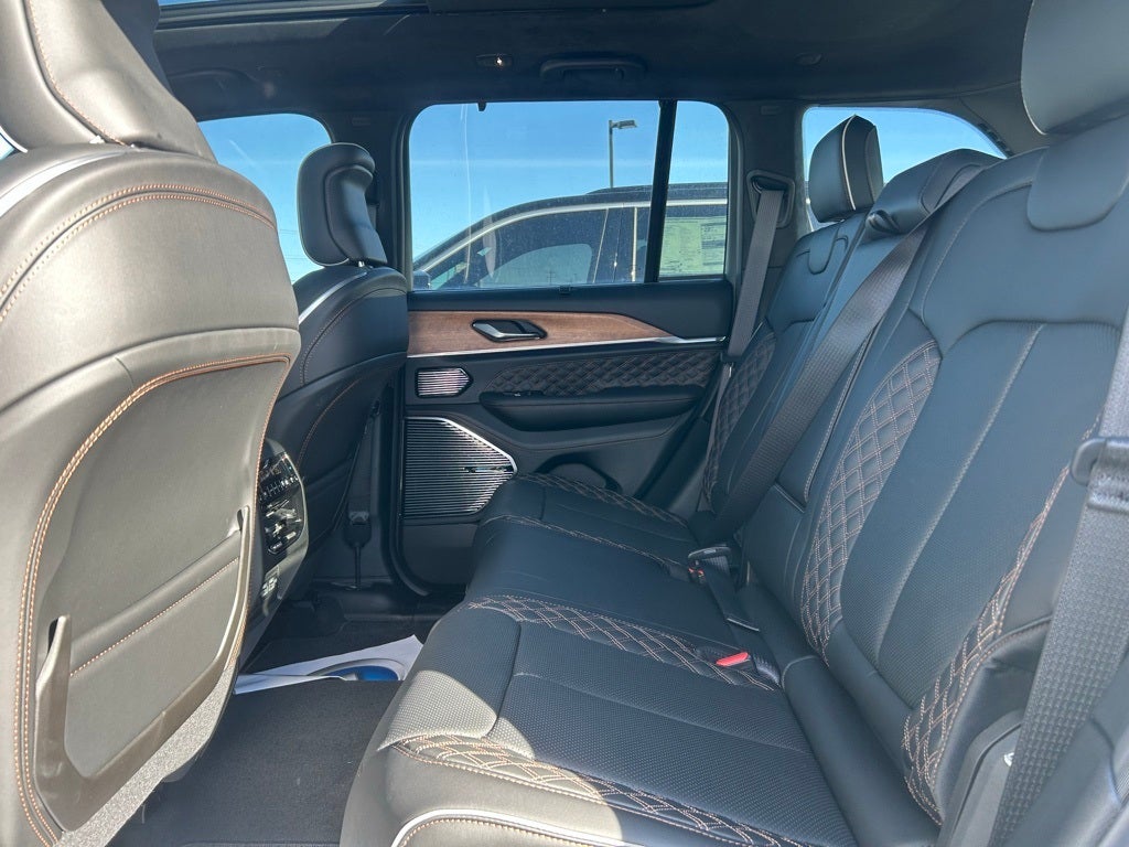 2025 Jeep Grand Cherokee Summit