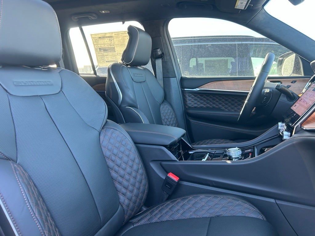 2025 Jeep Grand Cherokee Summit