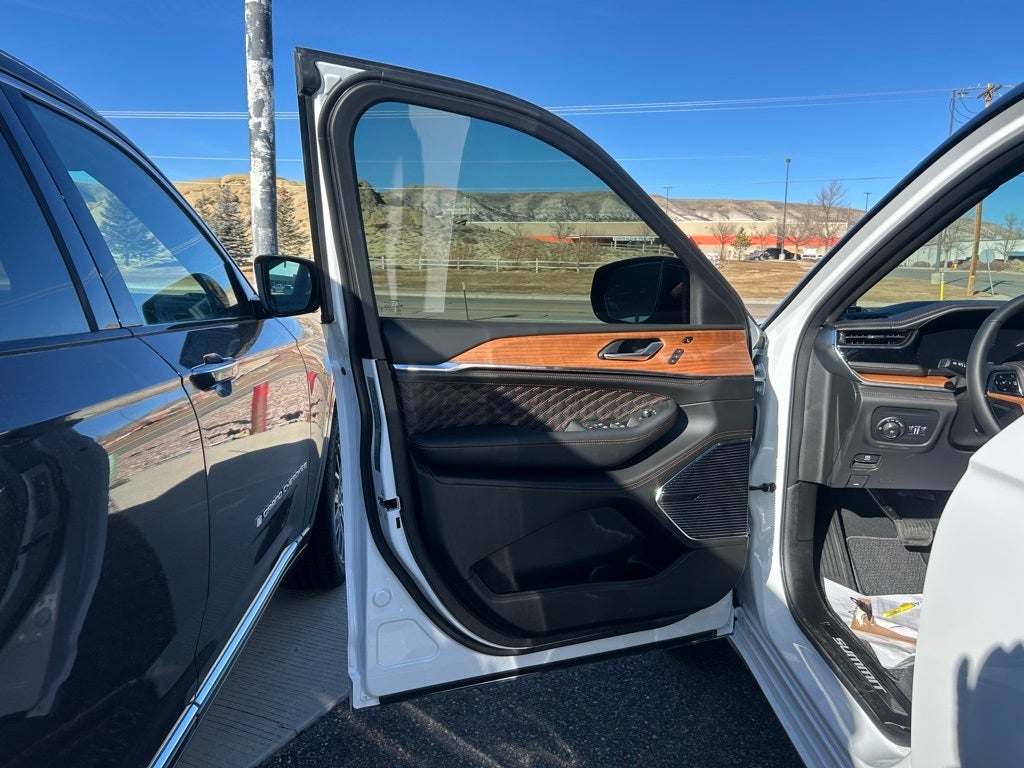 2025 Jeep Grand Cherokee Summit