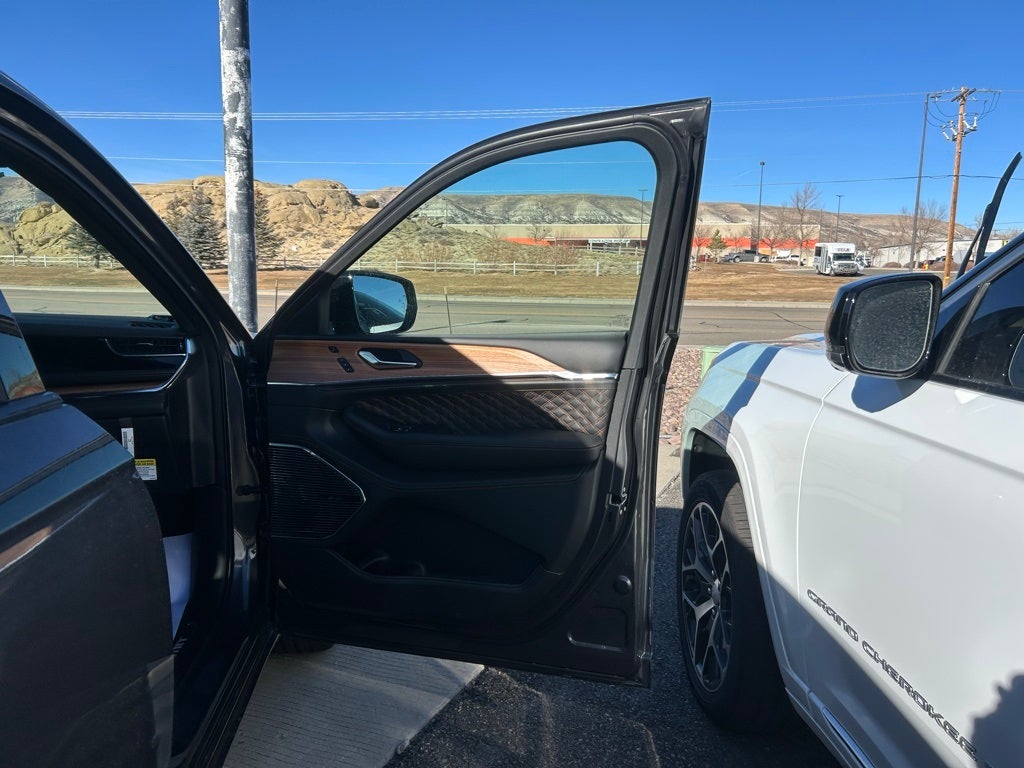 2025 Jeep Grand Cherokee L Summit