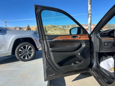 2025 Jeep Grand Cherokee L Summit