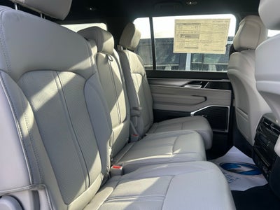 2025 Jeep Wagoneer Base