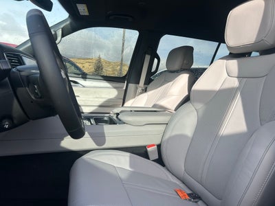 2025 Jeep Wagoneer Base