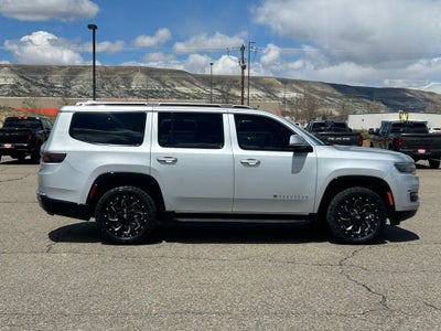 2022 Jeep Wagoneer Series III
