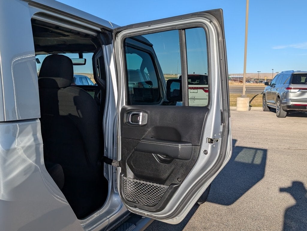 2023 Jeep Gladiator Overland