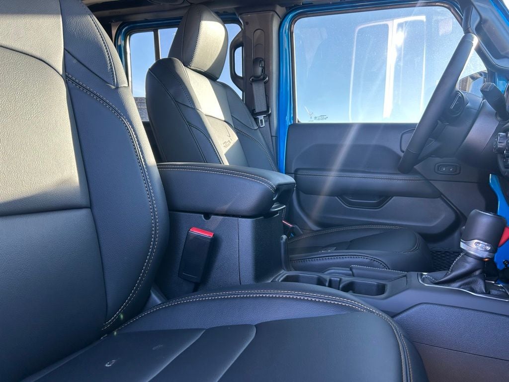 2025 Jeep Gladiator High Tide