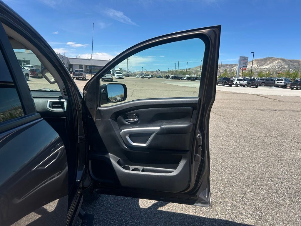 2019 Nissan Titan SV