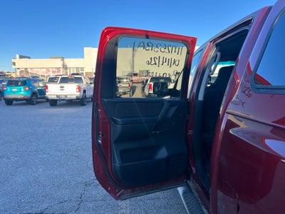 2014 Nissan Titan SV