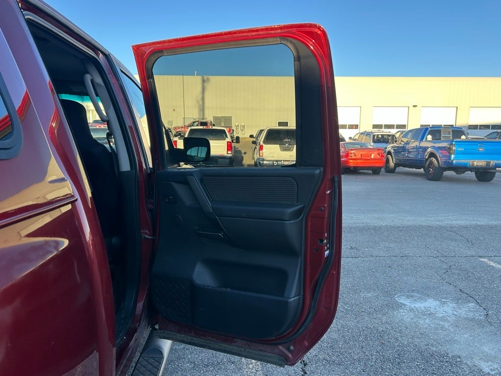 2014 Nissan Titan SV