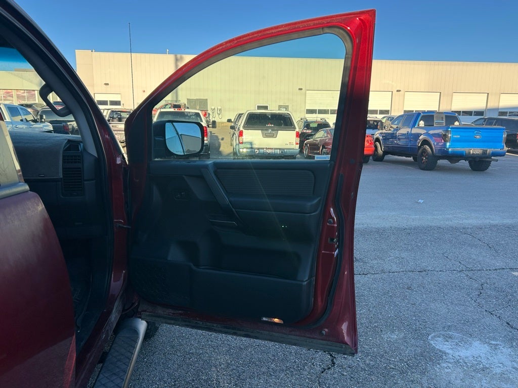 2014 Nissan Titan SV