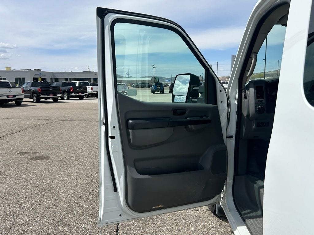 2014 Nissan NV Passenger SV