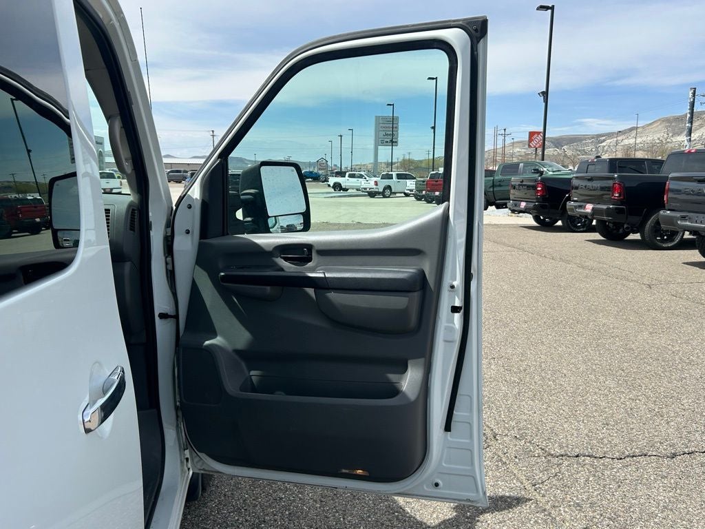 2014 Nissan NV Passenger SV