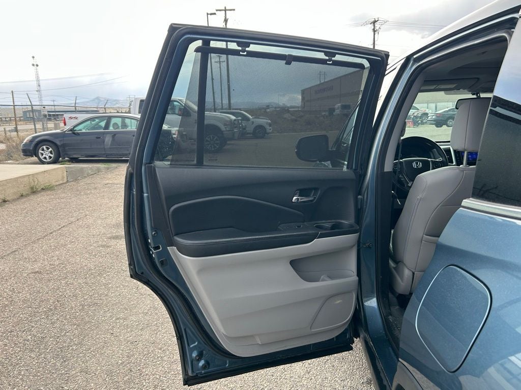 2017 Honda Pilot EX-L w/Rear Entertainment System