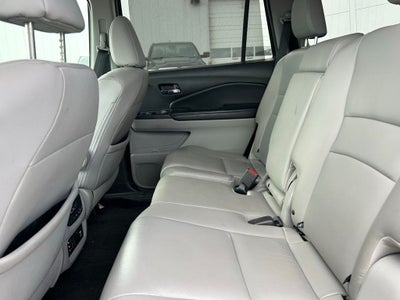 2017 Honda Pilot EX-L w/Rear Entertainment System