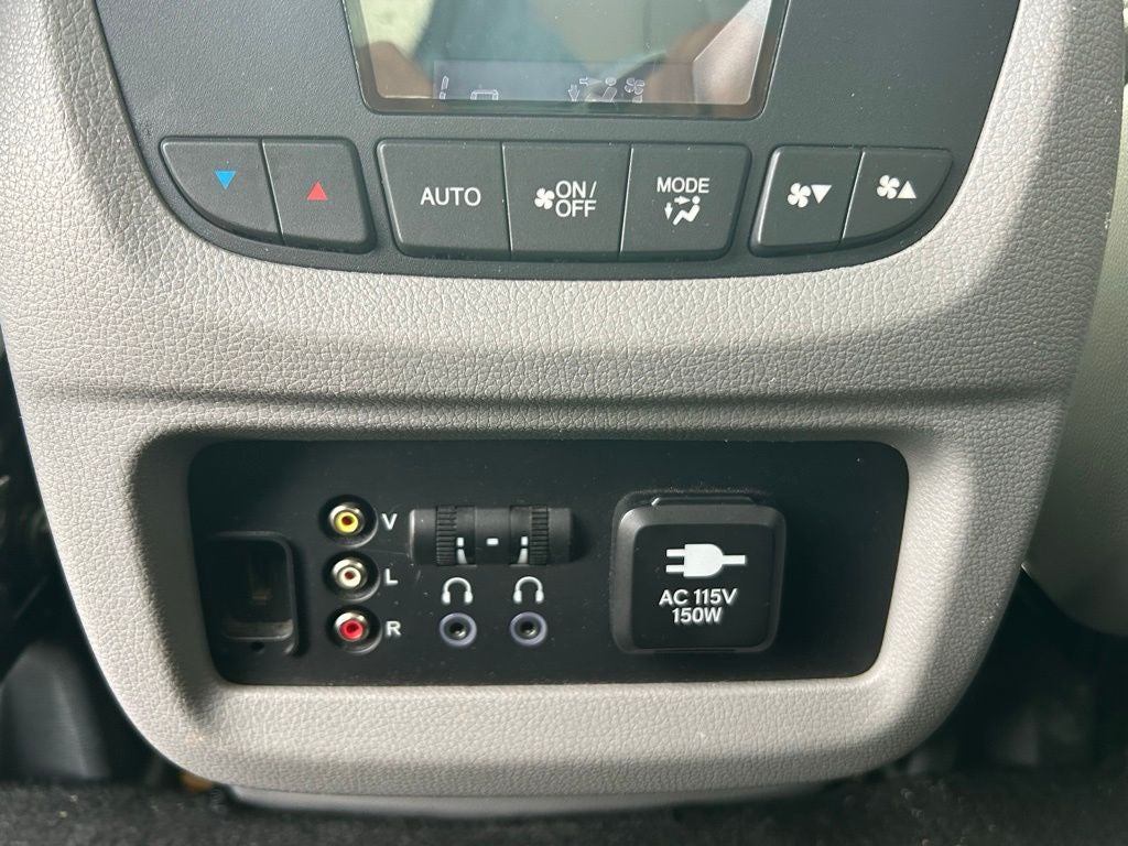 2017 Honda Pilot EX-L w/Rear Entertainment System