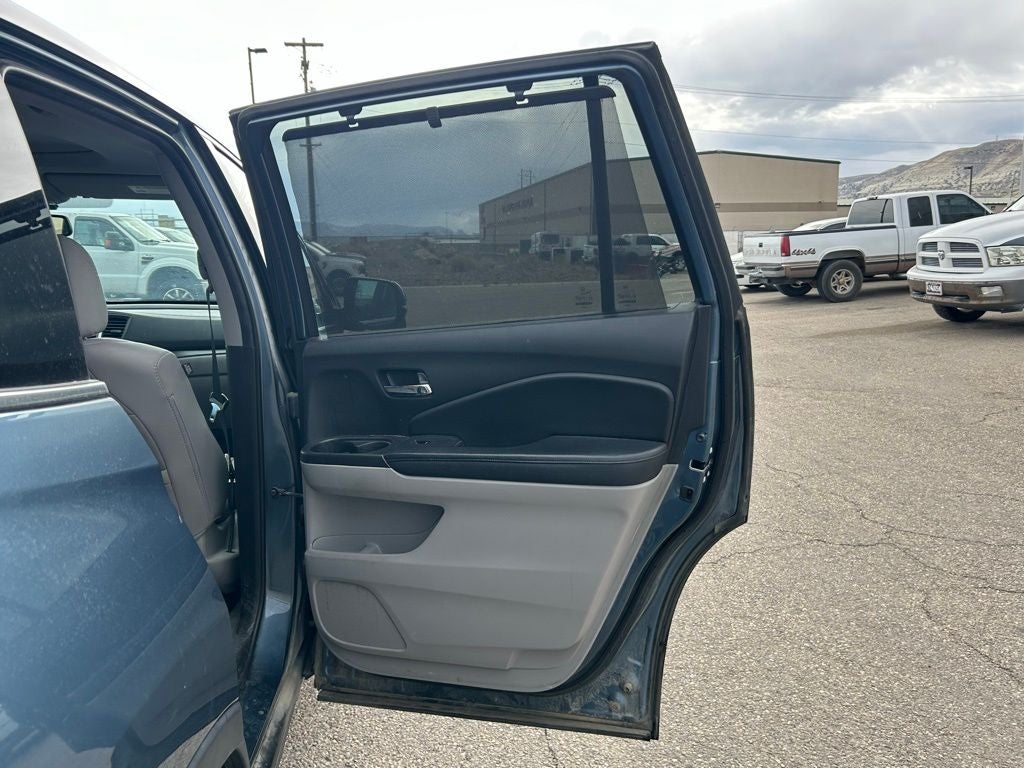 2017 Honda Pilot EX-L w/Rear Entertainment System